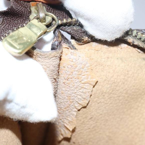 LOUIS VUITTON Monogram Bucket GM Pouch Accessory Pouch LV Auth 80022 - Picture 12 of 16